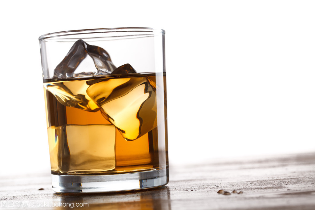 威士忌與茶葉 探索飲品批發市場的雙面魅力